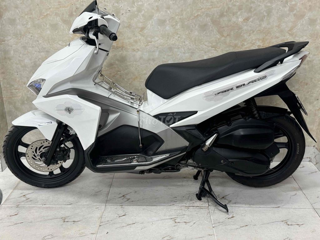 AB 125 trắng đen máy rin xe cực kỳ đẹp. Mua bán Xe máy tại Quận Sơn Trà Đà Nẵng được đăng bởi Minh Dũng bán trả góp 136 vân đồn  hình 6