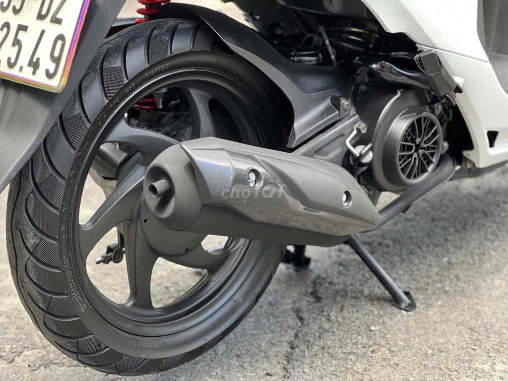 Honda Vision 2020 Smartkey Trắng đỏ. Mua bán Xe máy tại Quận 11 Tp Hồ Chí Minh được đăng bởi Hưng Từ hình 5