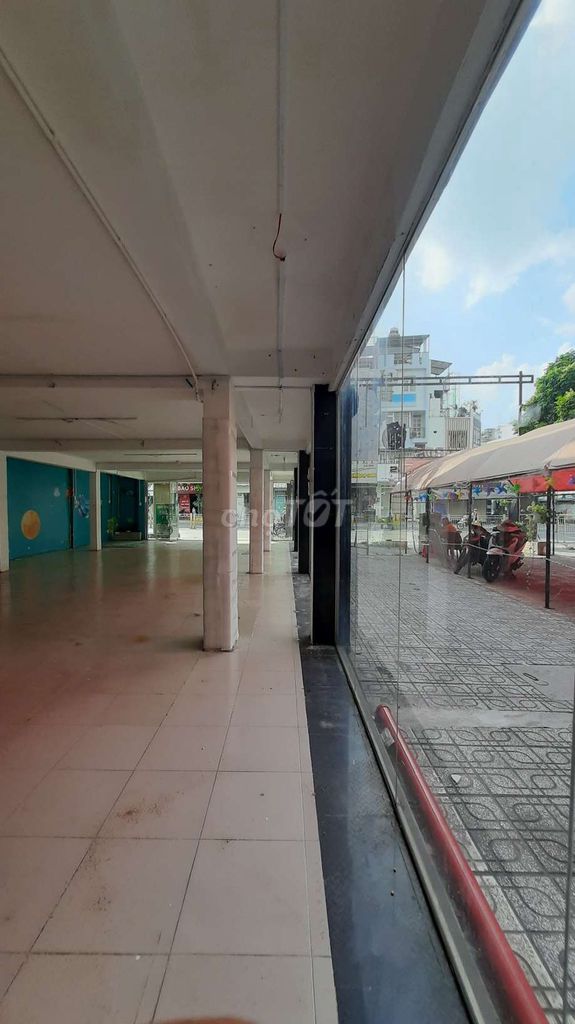 Аренда · 2 комн. · 180 м² · Quận Tân Phú, ул. Đường Lũy Bán Bích