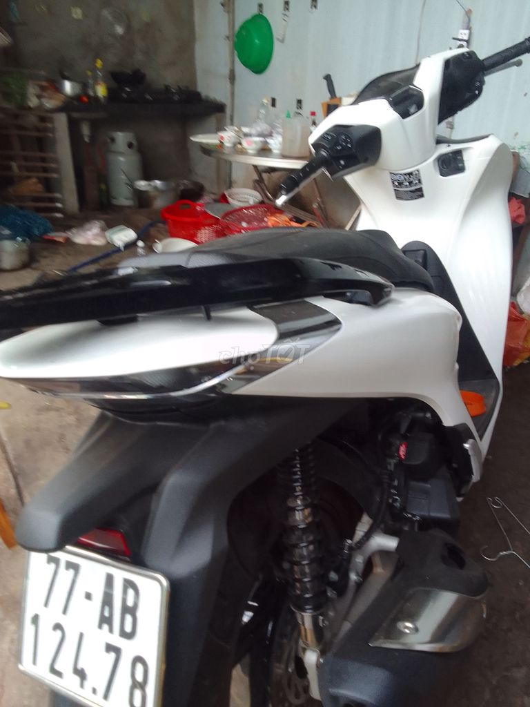 SH 125i CBS sơn dàn chân sport mới như hãng dắt ra. Mua bán Xe máy tại Thị xã Hoài Nhơn Bình Định được đăng bởi Nam Đặng Văn hình 2