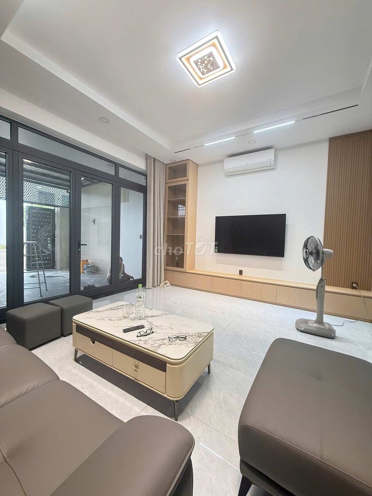 Cho thuê nhà full nội thấy Gói 7 khu đô thị Mỹ Gia giá 27tr/tháng