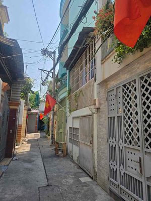 Hàng hiếm P.22 - Bán nhà 2 tầng 42m2 - Sát hẻm xe hơi sát vách Quận 1