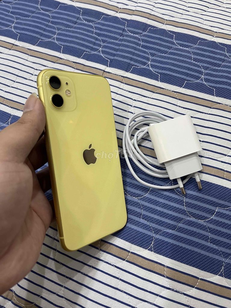 iPhone 11 128G Vàng QT Zin Áp Đang Xài Ngon Pin 93