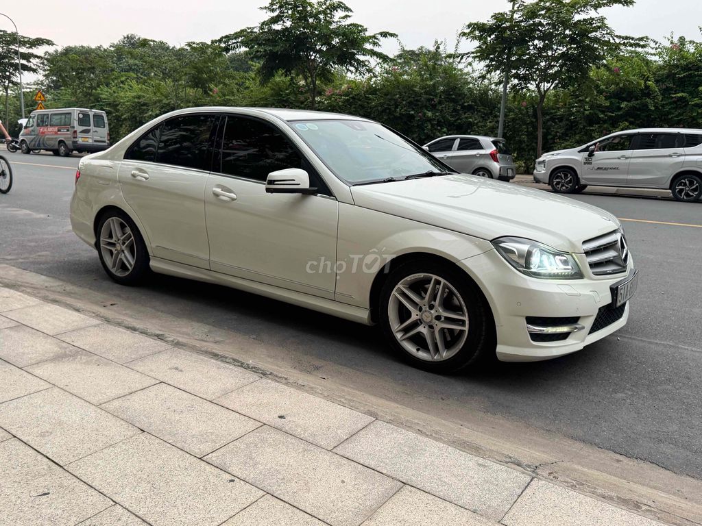 Mercedes Benz C Class 2012 C300 AMG - 73000 km. Mua bán Ô tô tại Quận 12 Tp Hồ Chí Minh được đăng bởi ÔTÔ THẠNH XUÂN hình 10