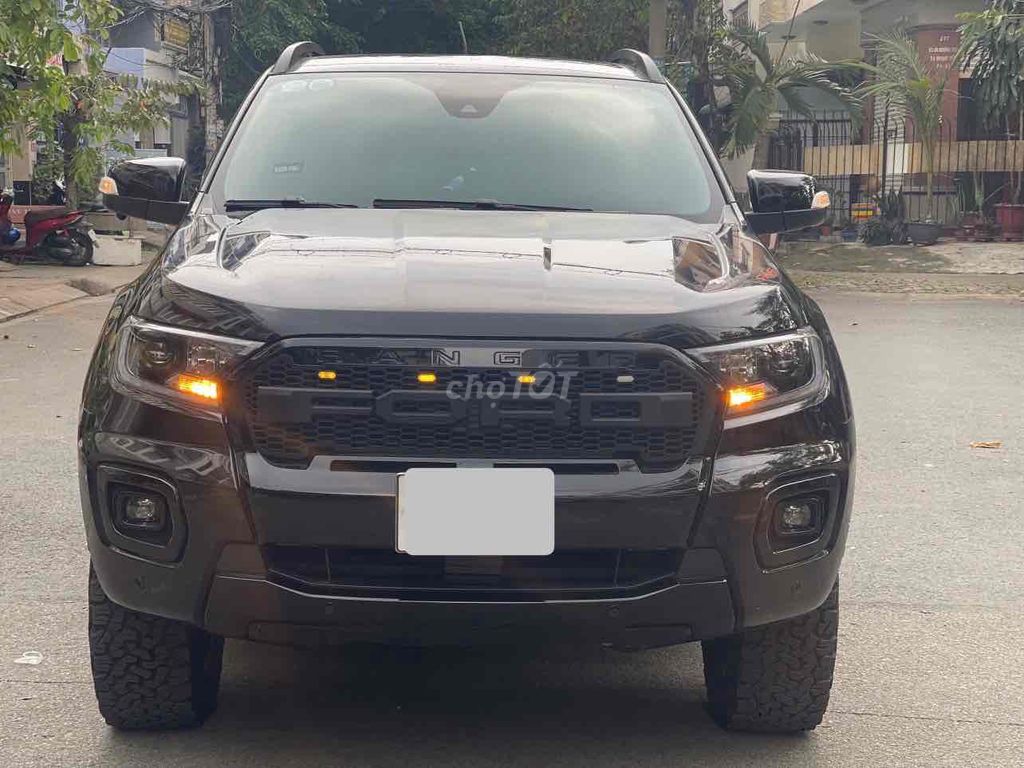 Hãng Ford bán Ranger Wildtrak 2022 siêu lướt 99%