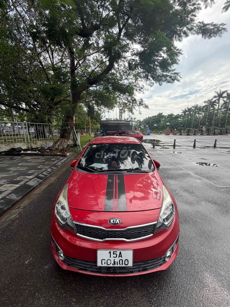 KIA RIO AT 2015 Красный 100000 км