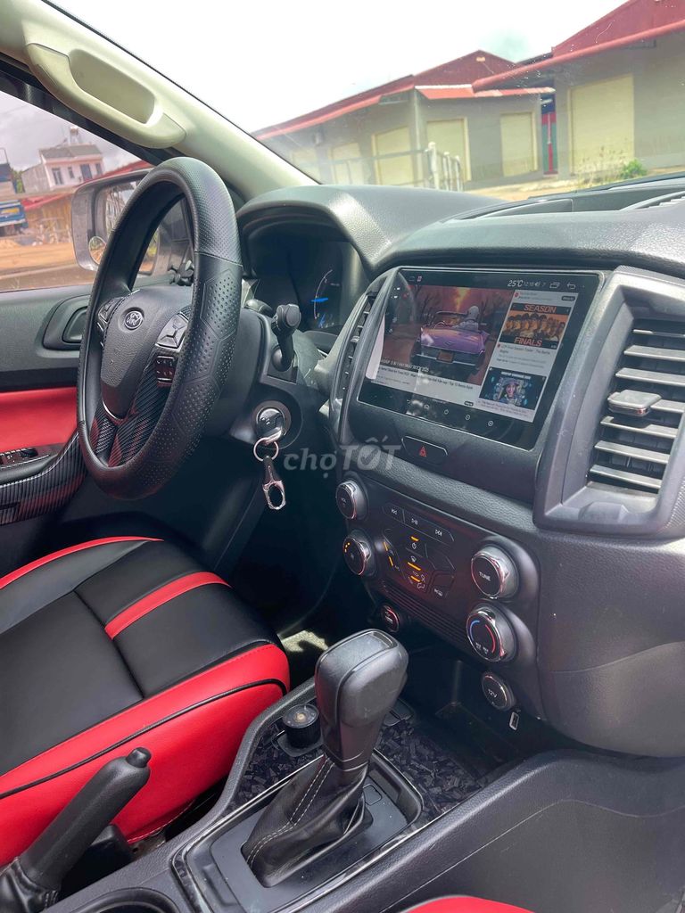 Ford Ranger XLS 2020 2.2L 4x2 AT - 98000 km. Mua bán Ô tô tại Thị Xã Buôn Hồ Đắk Lắk được đăng bởi Lê Tú BDS hình 6