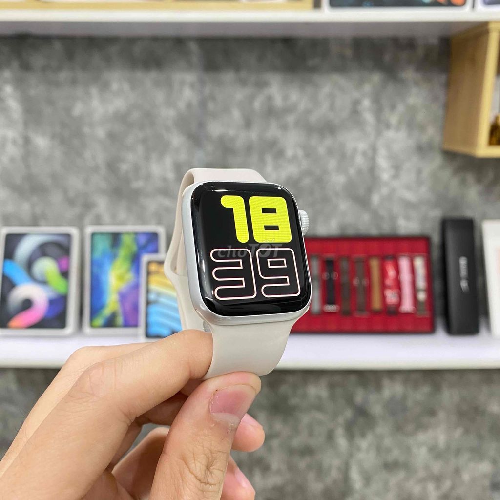 Apple Watch Series 4 40 trắng đẹp nguyên zin đủ pk