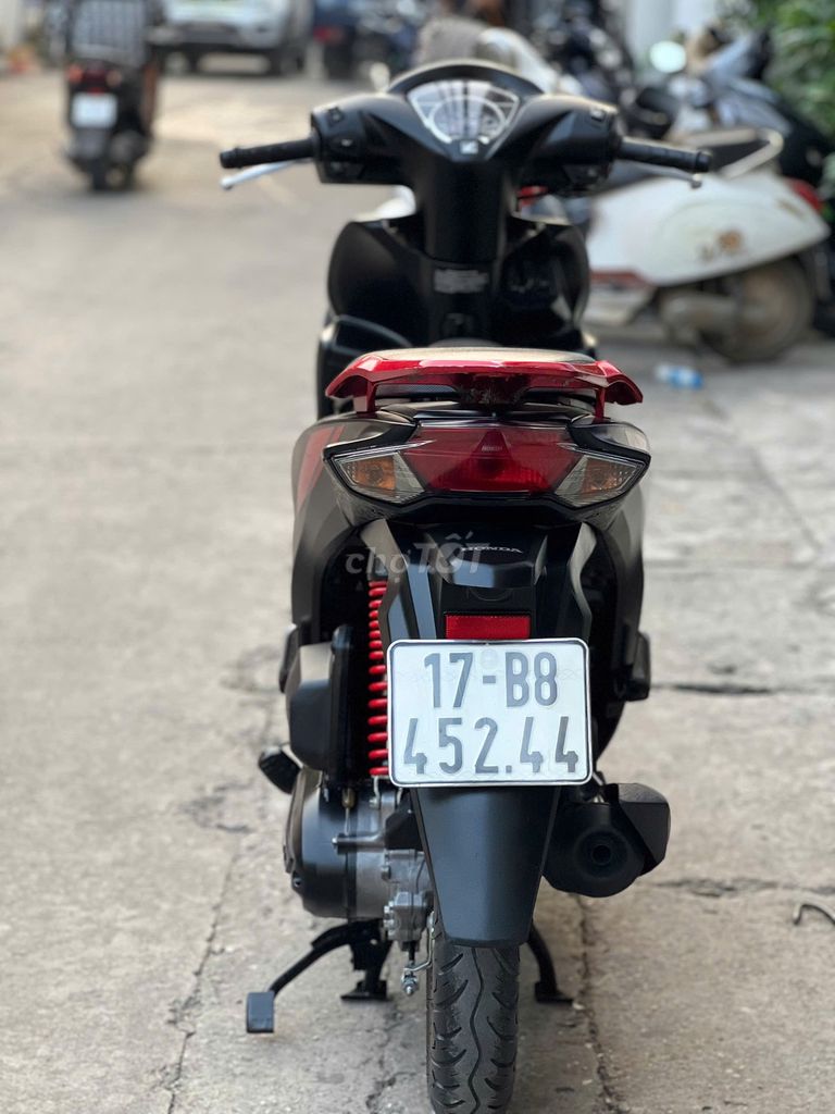 Bán Vision bản thể thao, 2022, chính chủ, zin 100%. Mua bán Xe máy tại Quận Cầu Giấy Hà Nội được đăng bởi Thảo hình 4