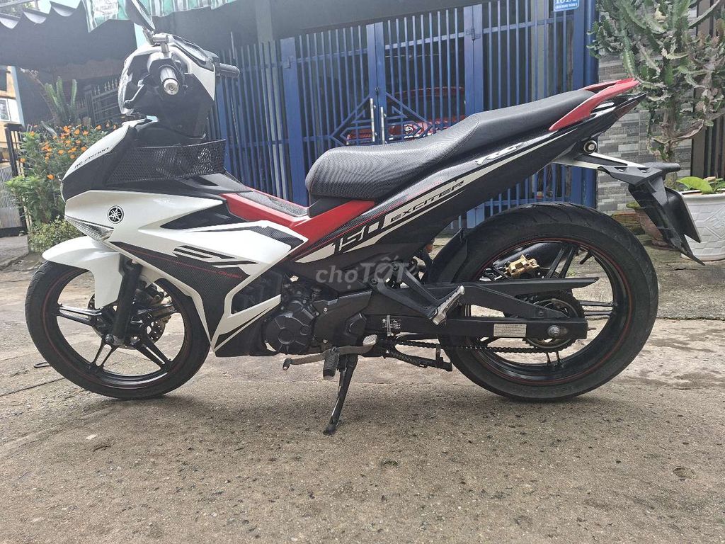 Cần bán Ex 150 trắng đỏ đen. Mua bán Xe máy tại Quận Cẩm Lệ Đà Nẵng được đăng bởi Kỳ hình 2