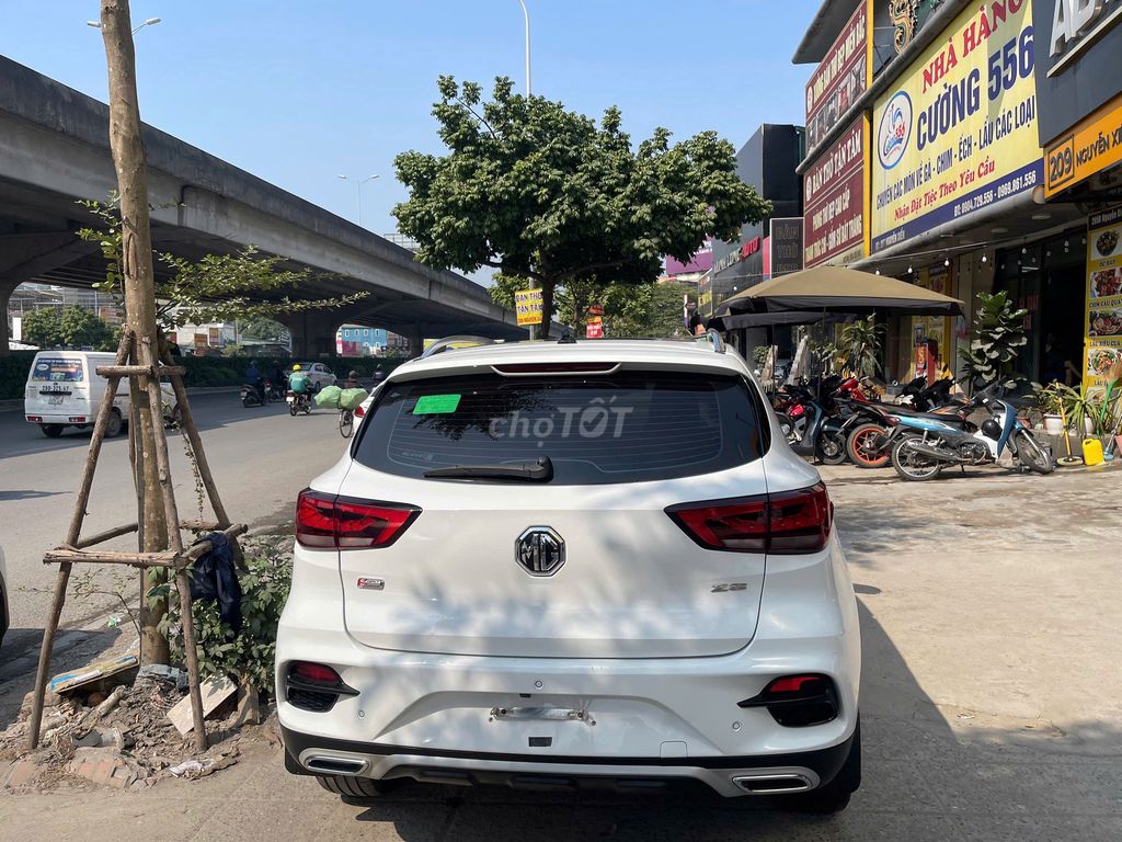 MG ZS Luxury 2023 màu trắng. Mua bán Ô tô tại Quận Thanh Xuân Hà Nội được đăng bởi Thanh Biz Nguyễn Thái Auto hình 3