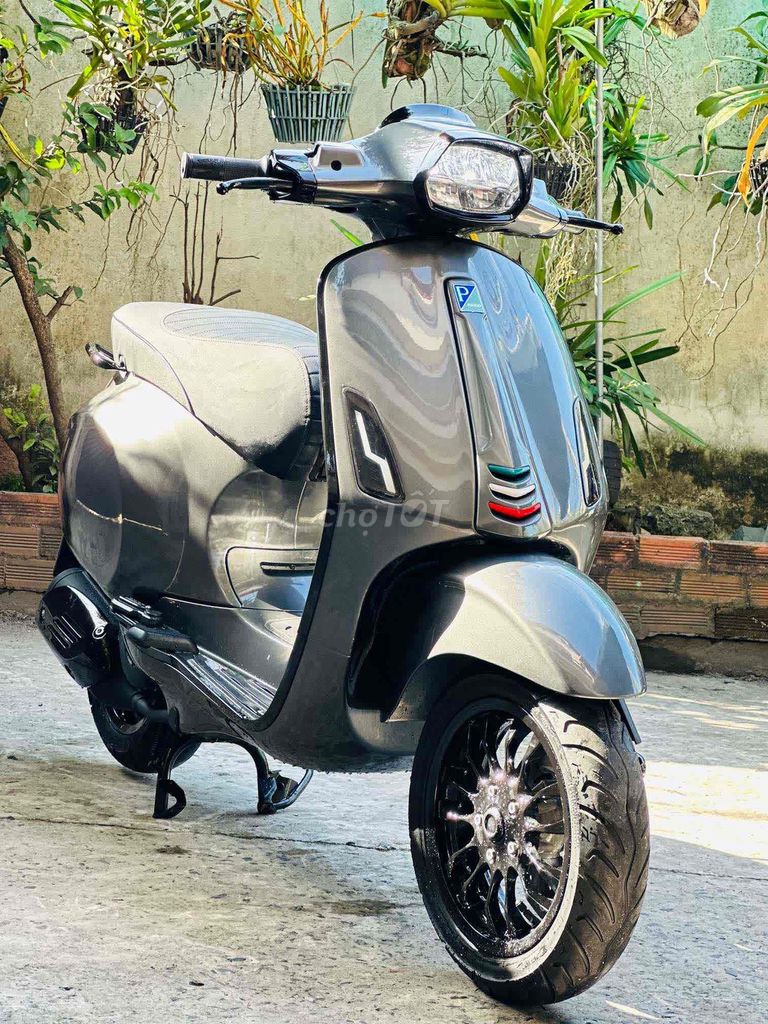 Xe Vespa Sprint 125 xám titan 95% BSSG Chính Chủ