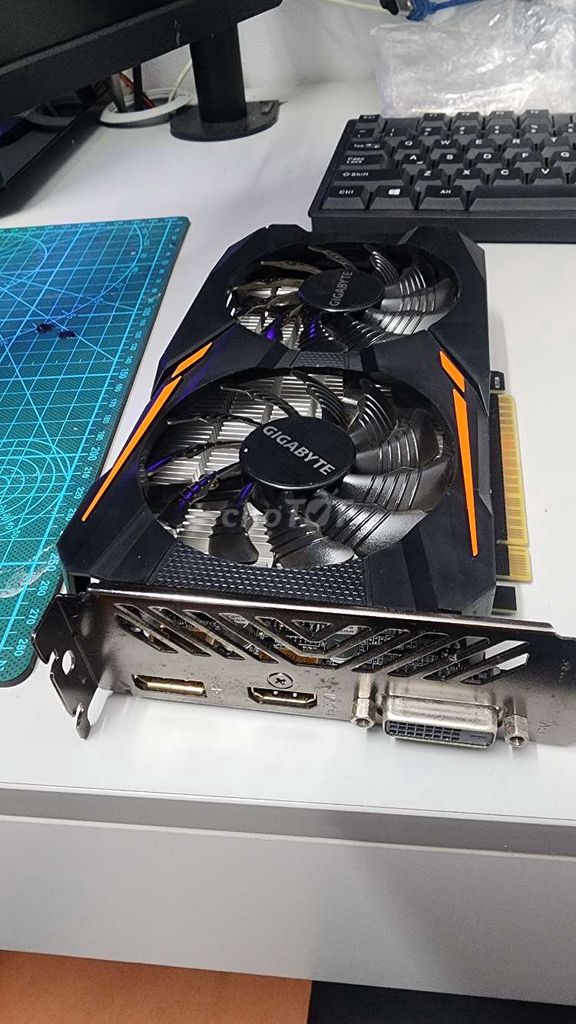 Cần bán card đồ họa 1050 Ti 4G Gigabyte