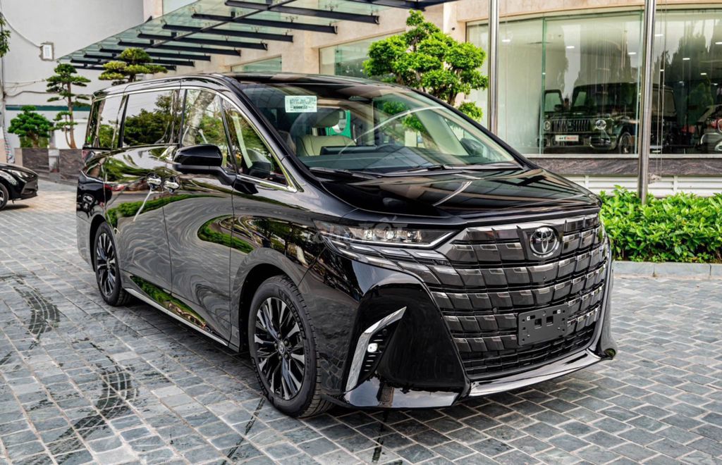 Toyota Alphard 2024  - MÀU ĐEN GIAO NGAY - GIÁ RẺ