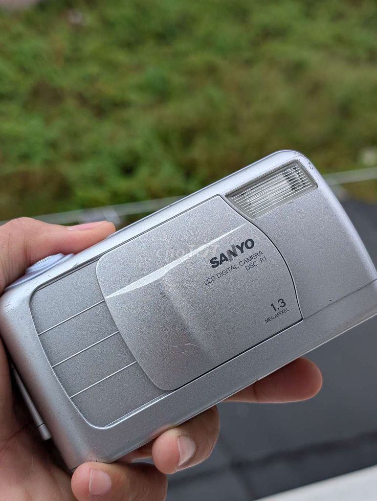 Cần bán máy ảnh Sanyo DSC-R1. Mua bán Máy ảnh, Máy quay tại Quận Ninh Kiều Cần Thơ được đăng bởi Nguyễn Minh Tú hình 1