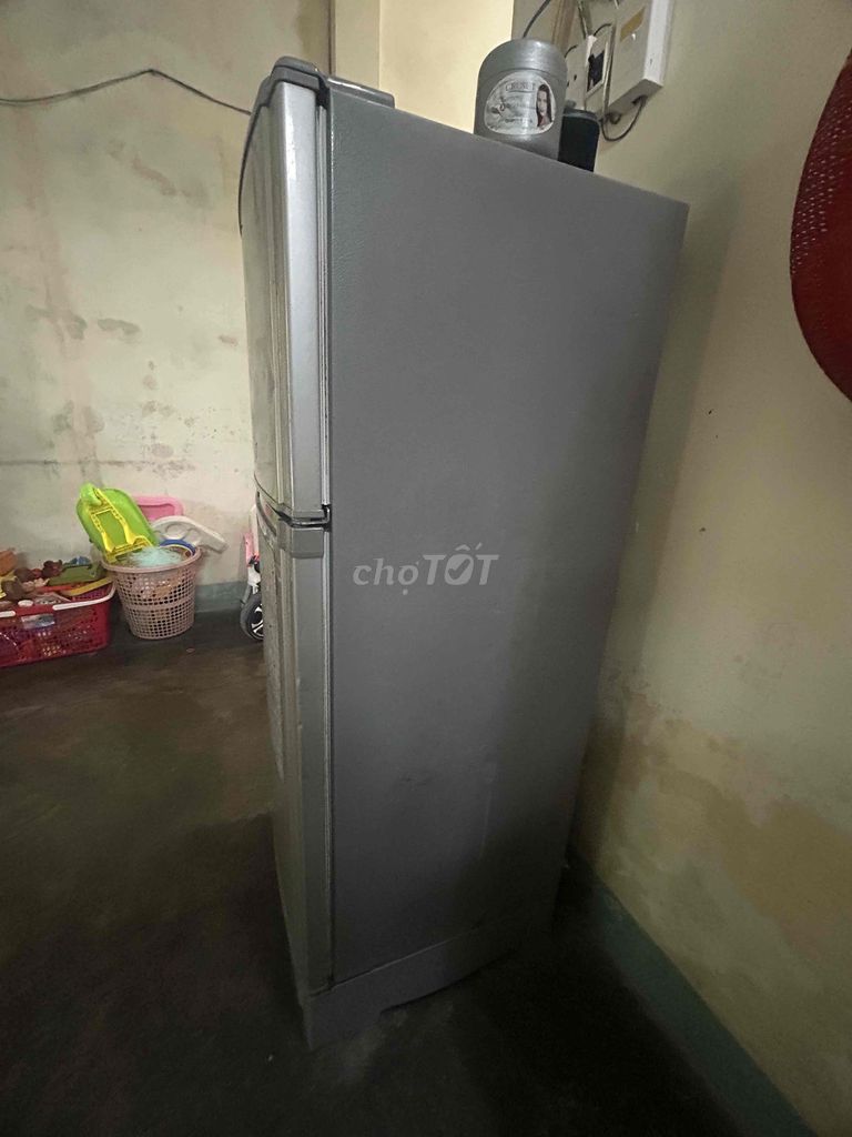 Tủ lạnh Sharp 2 cửa. Mua bán Tủ lạnh tại Thị xã Điện Bàn Quảng Nam được đăng bởi Nguyễn Đức hình 1