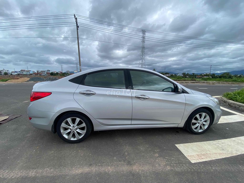 Hyundai Accent 2013 1.4 AT - 82000 km. Mua bán Ô tô tại Huyện Tây Hòa Phú Yên được đăng bởi lê thành chúng hình 1
