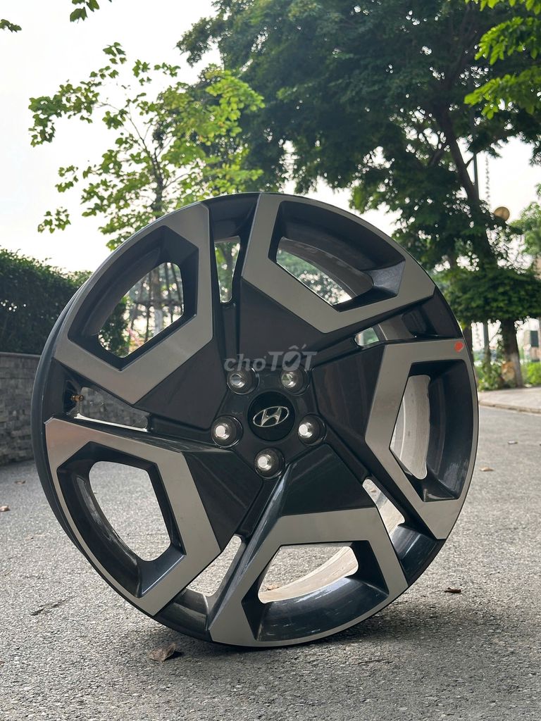 Lazang dòng xe Hyundai,Kia 20 inch nguyên seal. Mua bán Phụ tùng xe tại Huyện Đông Anh Hà Nội được đăng bởi Sơn Nam hình 2