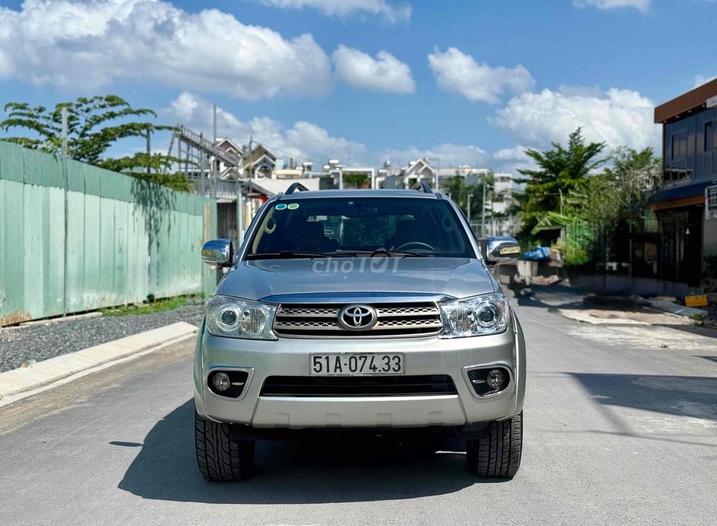 🆘🆘🆘FORTUNER 2.5G 10/2011 Số Sàn XE ĐẸP ZIN 99%. Mua bán Ô tô tại Quận Bình Tân Tp Hồ Chí Minh được đăng bởi Ôtô Nhiệm Nguyễn hình 1