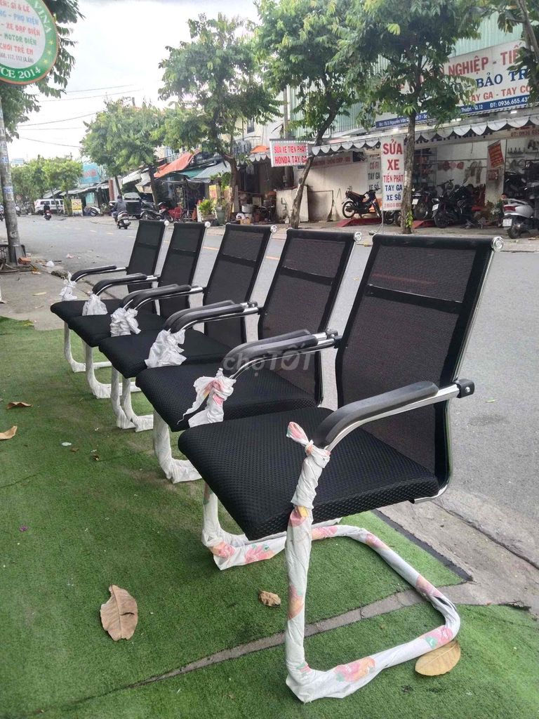 Ghế văn phòng chân qùy lưới kim loại. Mua bán Đồ dùng văn phòng tại Huyện Hóc Môn Tp Hồ Chí Minh được đăng bởi Bàn Ghế Gia Hưng hình 1