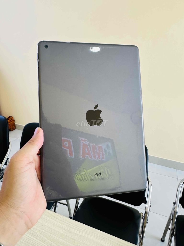 Apple iPad Gen 7 32GB Wifi Xám. Mua bán Máy tính bảng tại Thành phố Rạch Giá Kiên Giang được đăng bởi Mã phong  hình 1