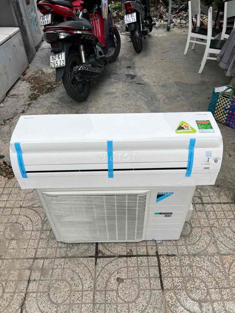 Máy lạnh Daikin inverter 2.5hp mới 90% Thái Lan