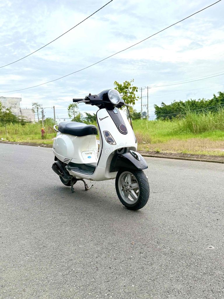 -Piaggio Vespa Lx 125 Xe Nhập Ý,Máy Êm Ngon. Mua bán Xe máy tại Huyện Phong Điền Cần Thơ được đăng bởi Danh Hà hình 1