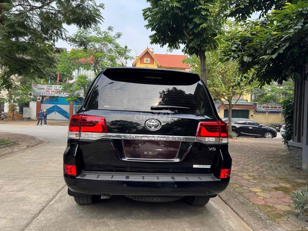 Toyota Land Cruiser V8 2019 Đen 80000 km. Mua bán Ô tô tại Quận Cầu Giấy Hà Nội được đăng bởi Cao Quý hình 4