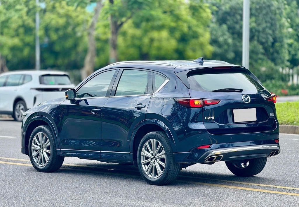 Mazda CX5 Premium Exclusive 2.0 2024, xe chuẩn. Mua bán Ô tô tại Quận Long Biên Hà Nội được đăng bởi Long Biên Cars hình 5