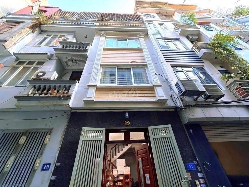 Nhà 50m² 4T+1TUM ô tô vào nhà Cầu Giấy 13.7 tỷ