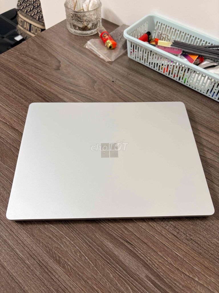 Microsoft Surface Laptop Go Bạc Zin Ngon Đẹp. Mua bán Laptop tại Huyện Quỳnh Lưu Nghệ An được đăng bởi Ngô Lâm hình 1