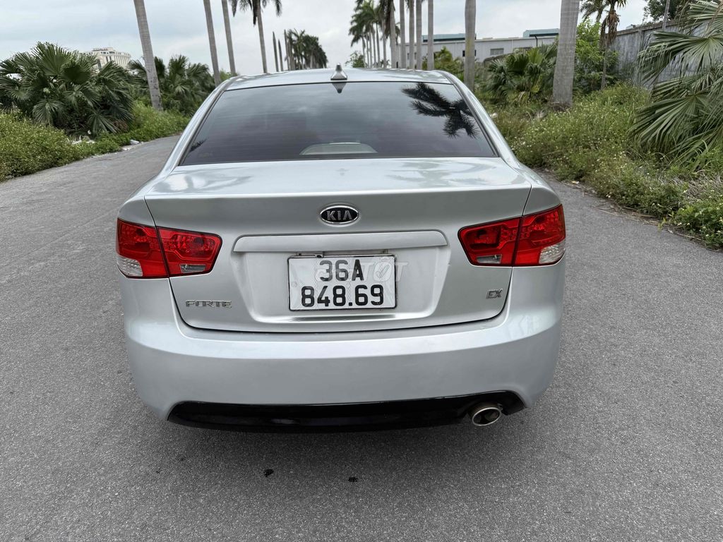 Kia Forte 2011 SX 1.6 MT - 140000 km xe gia đình