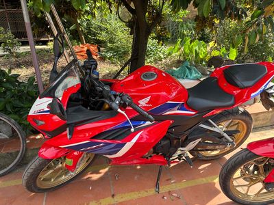 Bán xe Honda CBR mới đi dc 1080km. Mua bán Xe máy tại Huyện Yên Dũng Bắc Giang được đăng bởi Hường
