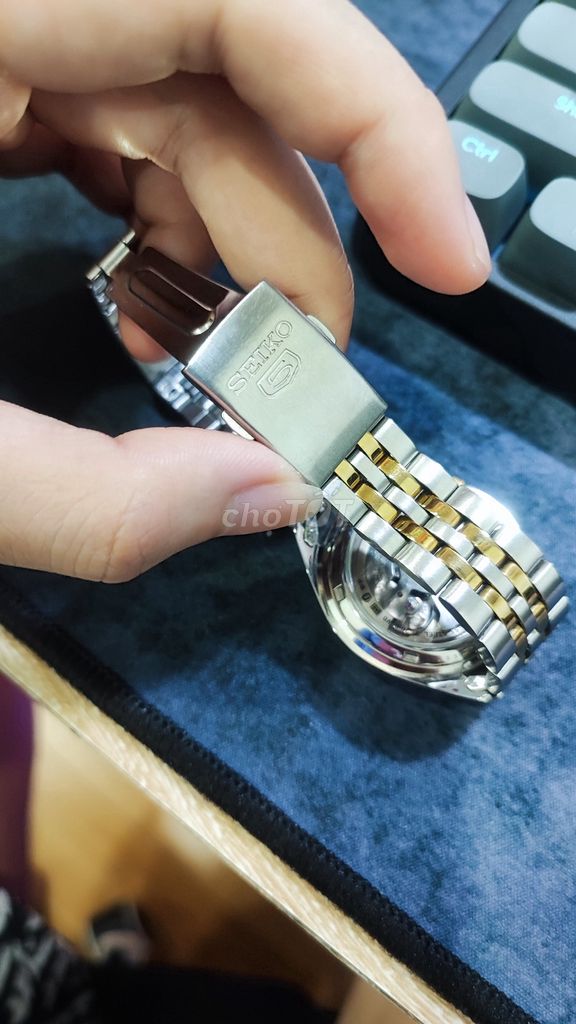 Bán 2 con đồng hồ  cơ Thuỵ sỹ và Nhật quá ngon