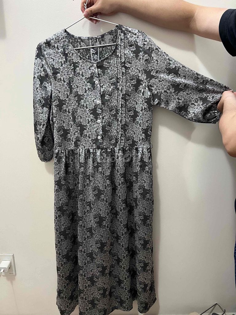 Váy maxi Nữ Lụa Đen trắng Mới 100%. Mua bán Quần áo tại Quận 10 Tp Hồ Chí Minh được đăng bởi Xuân hình 1