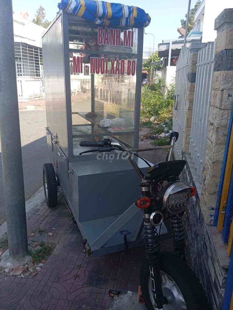 Xe đẩy bán hàng Kim loại Kính. Mua bán Đồ chuyên dụng, Giống nuôi trồng tại Thành phố Sóc Trăng Sóc Trăng được đăng bởi Hoàng Long hình 1