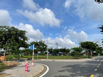 Bán đất 90m2 Dự án Ora Park Đức Hòa, trả trước 20%, sổ sẵn