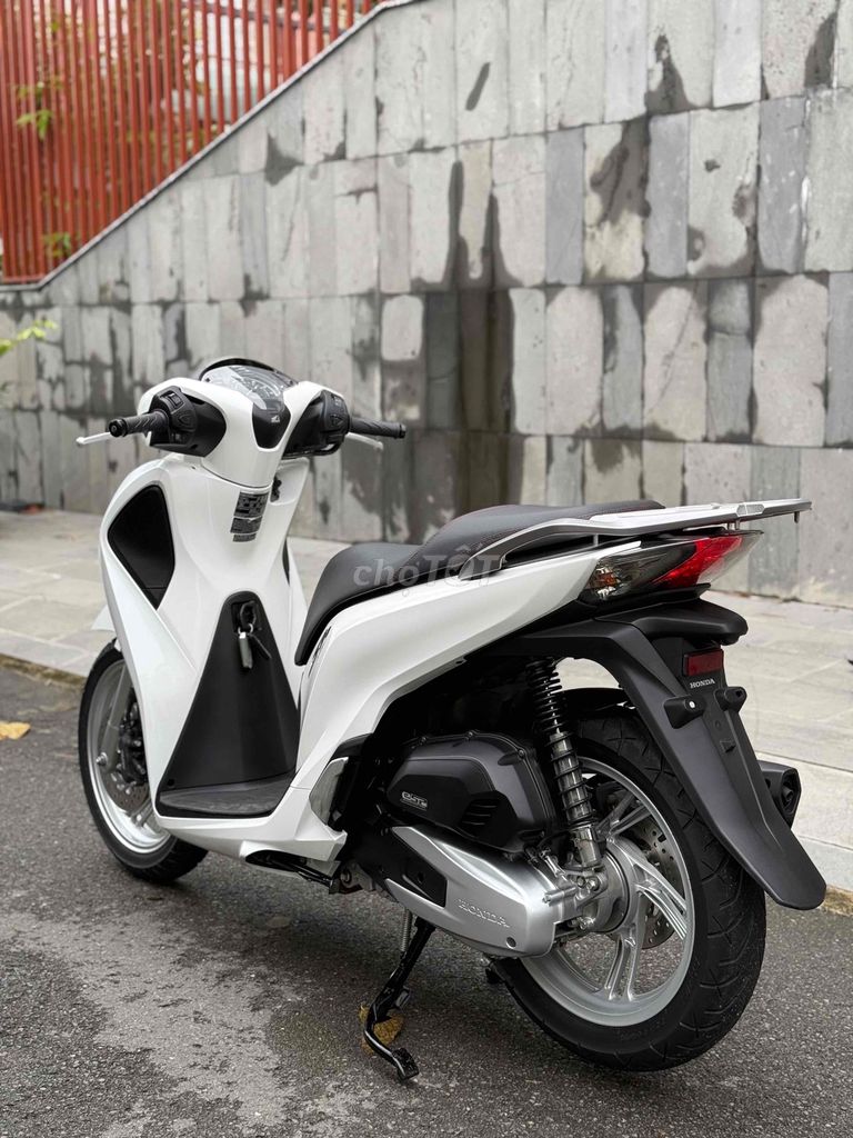 🌈 SH125 cbs 2018 Trắng—Xe Đẹp/Chính Chủ. Mua bán Xe máy tại Thành phố Biên Hòa Đồng Nai được đăng bởi Phong hình 3