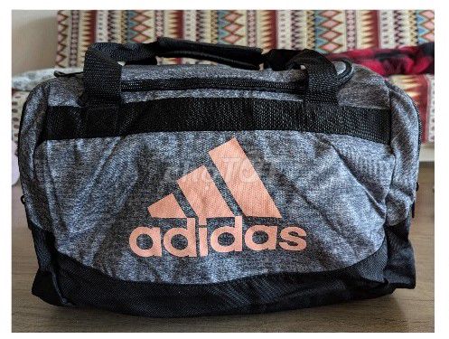 Túi trống Adidas chính hãng, mới