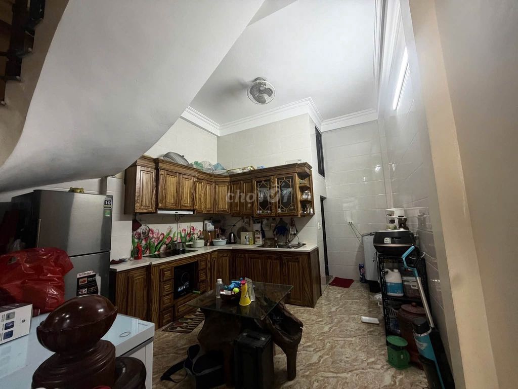 Новый 3-этажный дом площадью 48 м², 5,1 миллиарда долларов в Дуйен-Тай