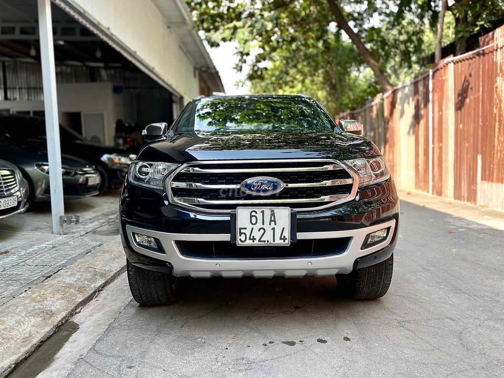 Ford Everest 2018 Bi-Turbo 4x4 cao cấp nhất