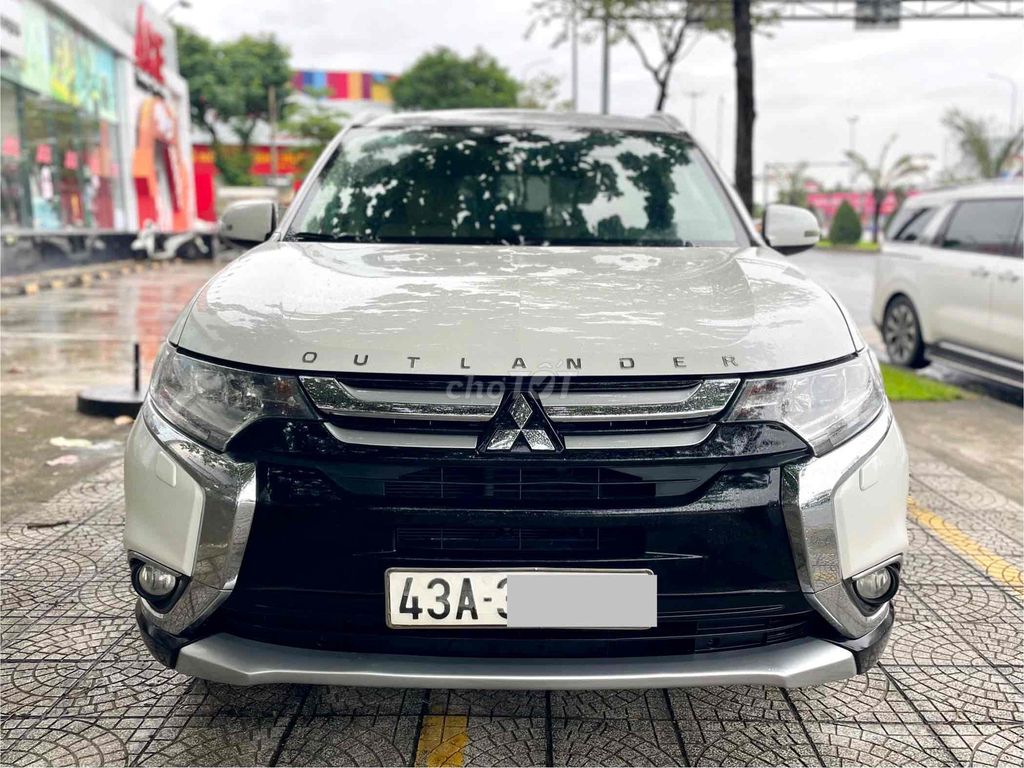 Mitsubishi Outlander 2.0 Premium Trắng zin nguyên. Mua bán Ô tô tại Quận Cẩm Lệ Đà Nẵng được đăng bởi Alex Bui hình 2