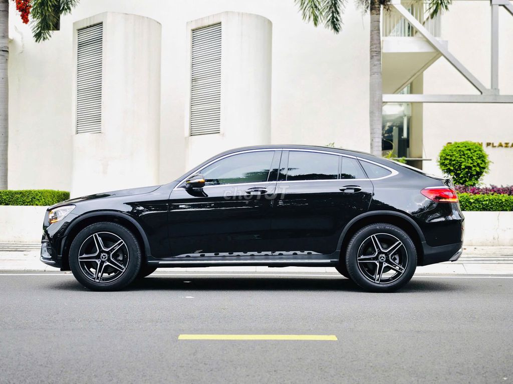 🔺MERCEDES GLC 300 COUPE MODEL 2023 NHẬP ĐEN/NÂU. Mua bán Ô tô tại Quận 7 Tp Hồ Chí Minh được đăng bởi Tung hình 3