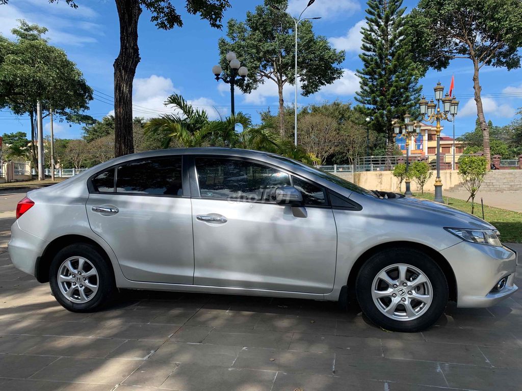 Honda Civic 2014 1.8 AT - 70000 km. Mua bán Ô tô tại Huyện Mang Yang Gia Lai được đăng bởi Đinh Đen hình 4