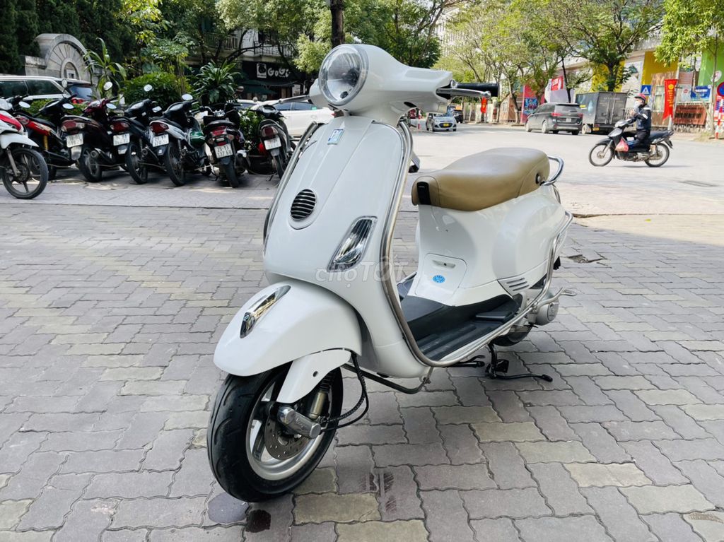 VESPA LX 125IE TRẮNG XE NGUYÊN ZIN BIỂN HÀ NỘI. Mua bán Xe máy tại Quận Bắc Từ Liêm Hà Nội được đăng bởi THANH BÌNH hình 1