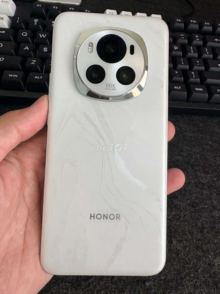 Honor Magic6 16-256 pin 97 k lỗi nhỏ . Mua bán Điện thoại tại Quận 7 Tp Hồ Chí Minh được đăng bởi  hoàng hình 1