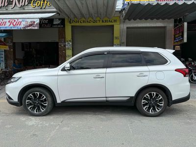 outlander 2020 premium bản kỉ niệm đi cực ít