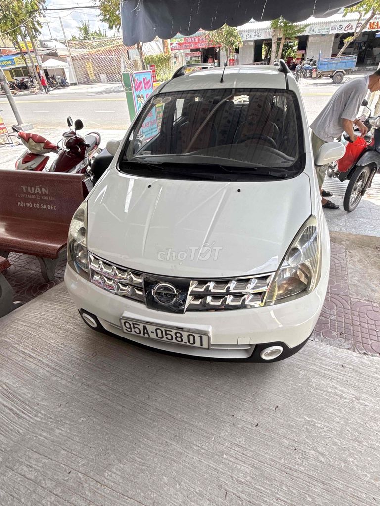 Nissan Grand livina 2011 1.8 AT - 100000 km. Mua bán Ô tô tại Thành phố Sa Đéc Đồng Tháp được đăng bởi Tuấn cầm Đồ hình 3