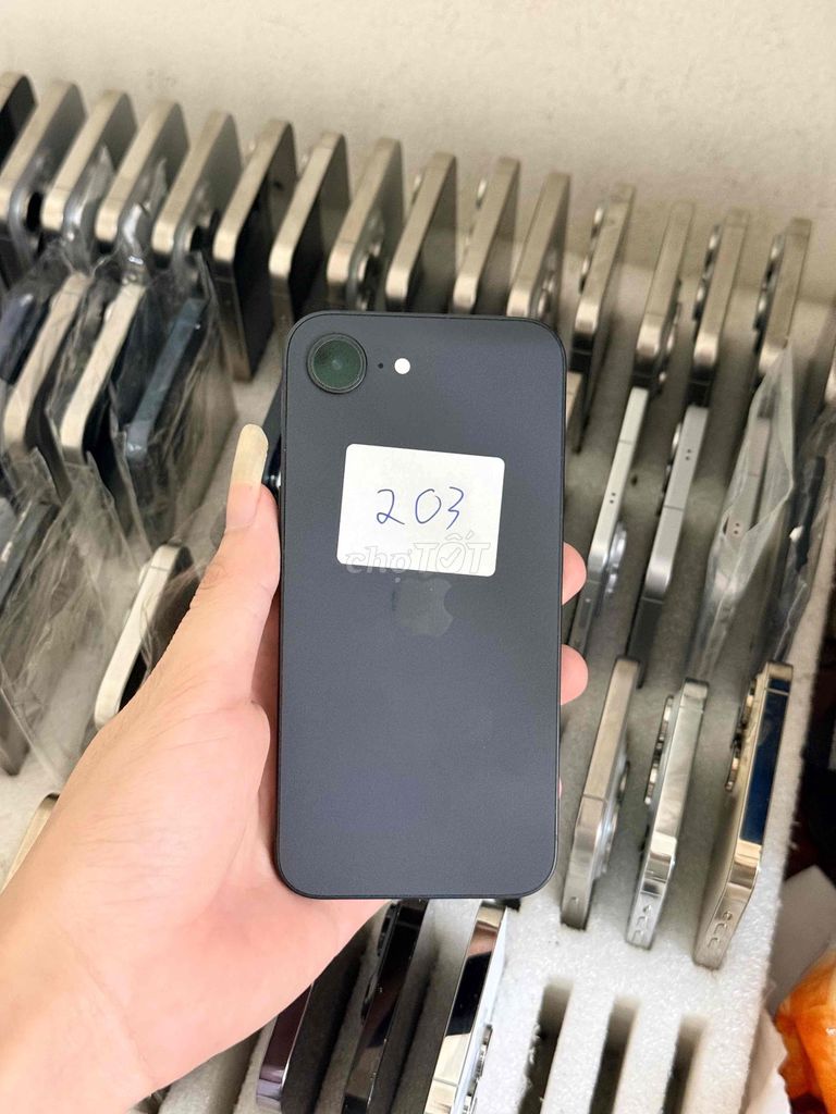 Apple iPhone 16E 128GB Đen 99% khay sim. Mua bán Điện thoại tại Quận Hà Đông Hà Nội được đăng bởi Hai hình 1