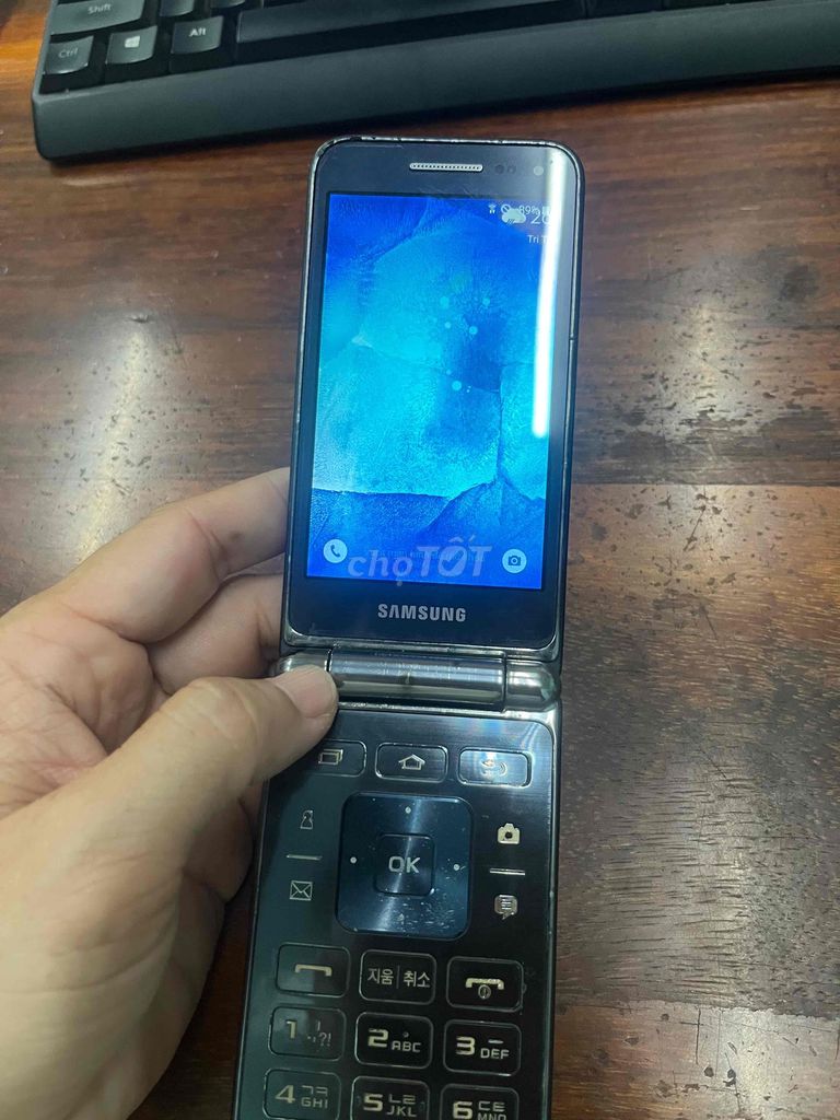 Samsung Folder Hàn Quốc Đen. Mua bán Điện thoại tại Huyện Tri Tôn An Giang được đăng bởi Huỳnh Sang hình 1